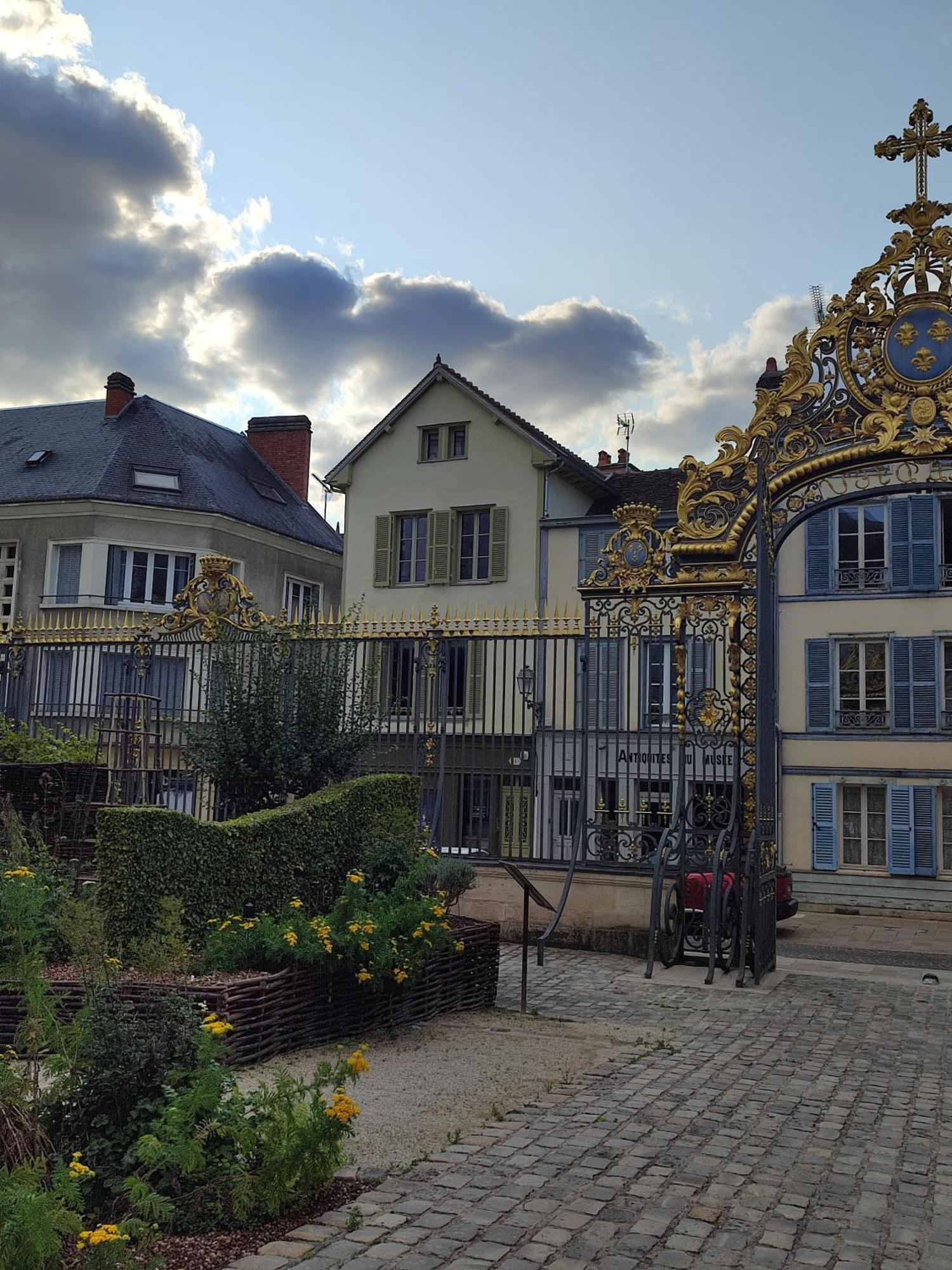 Appartement Cosy Tout Confort Troyes Exterior foto